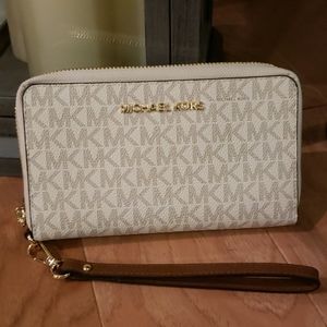 MK wallet